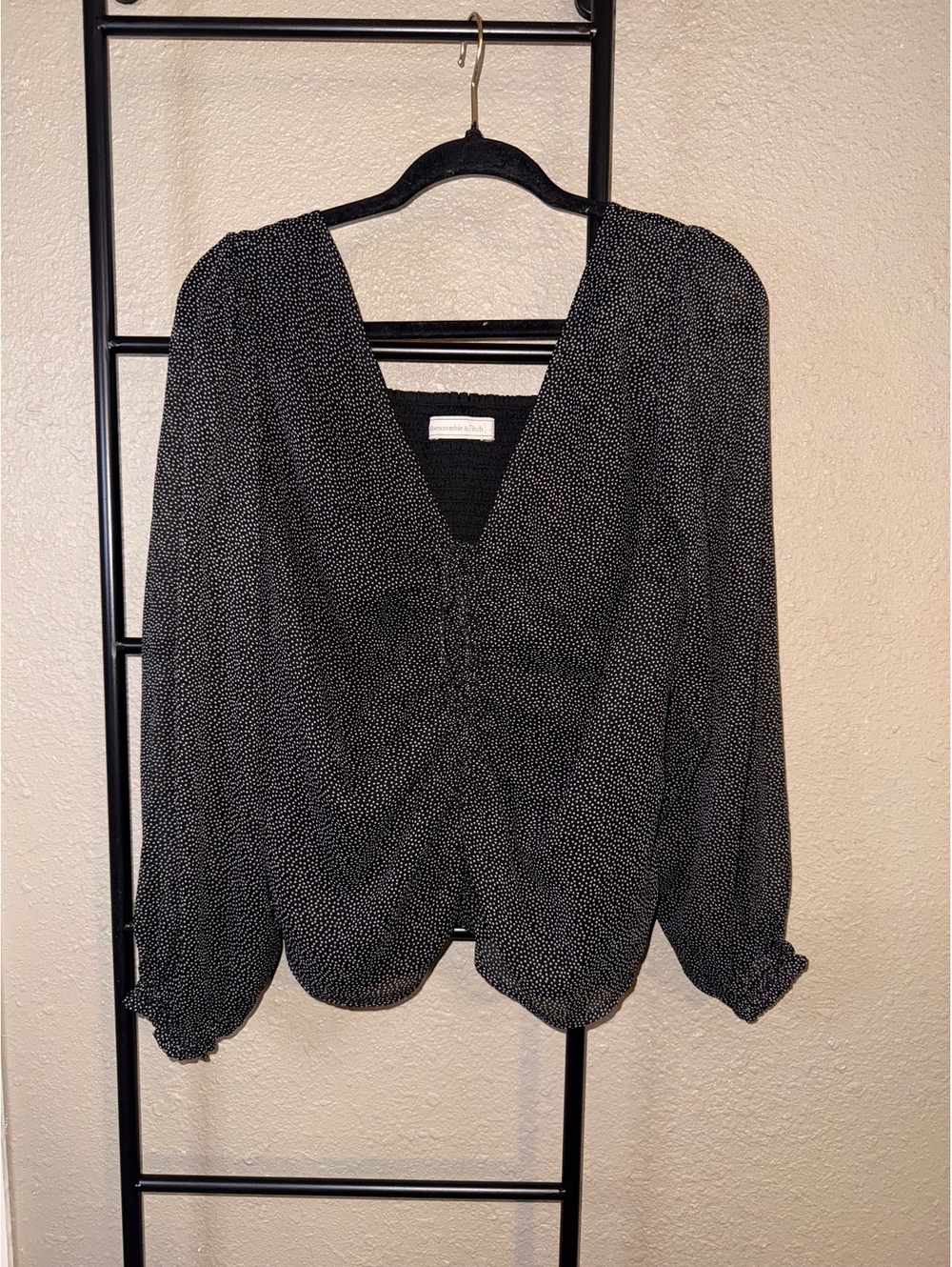 Abercrombie & Fitch Women's Black and White Polka Dot Long Sleeve Blouse